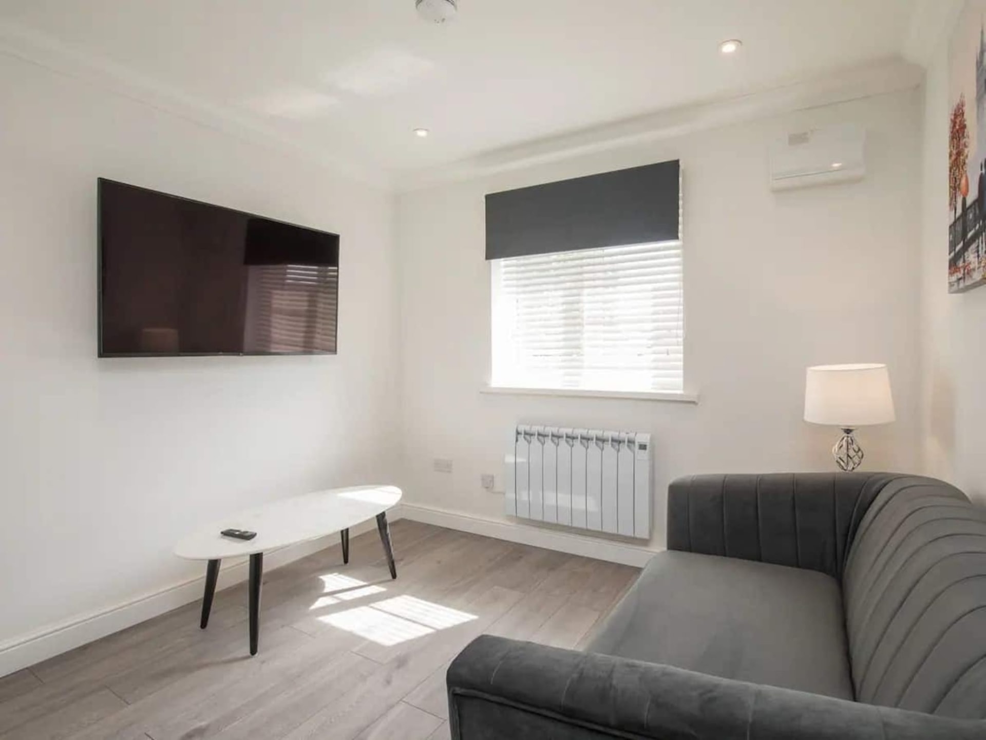 Stylish Modern 1 Bedroom Apartment : Free Parking